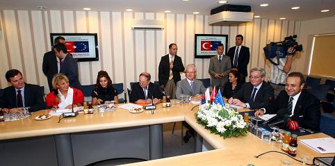 Devlet Bakanı ve Başmüzakereci Egemen Bağış ve MEDEF Heyeti