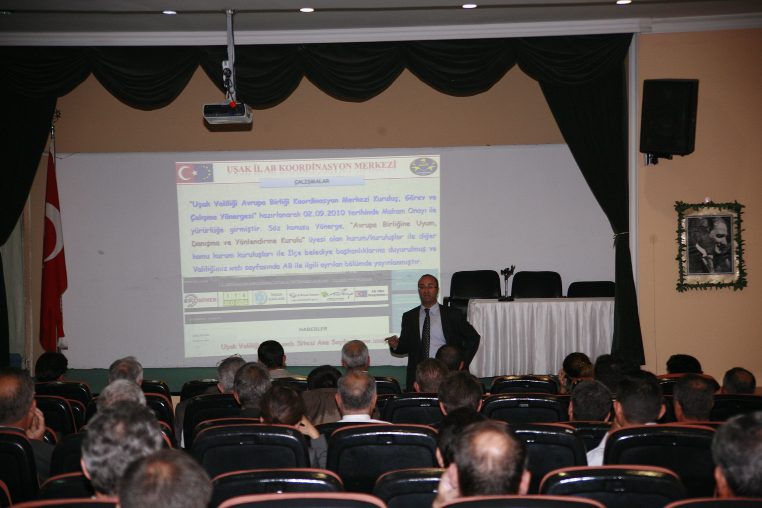 usak_valiligi_okul_mudurlerine_ab_tanitma_toplantisi_22eylul2011