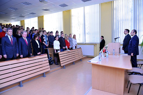 Mustafa Kemal Atatürk anısına saygı duruşu